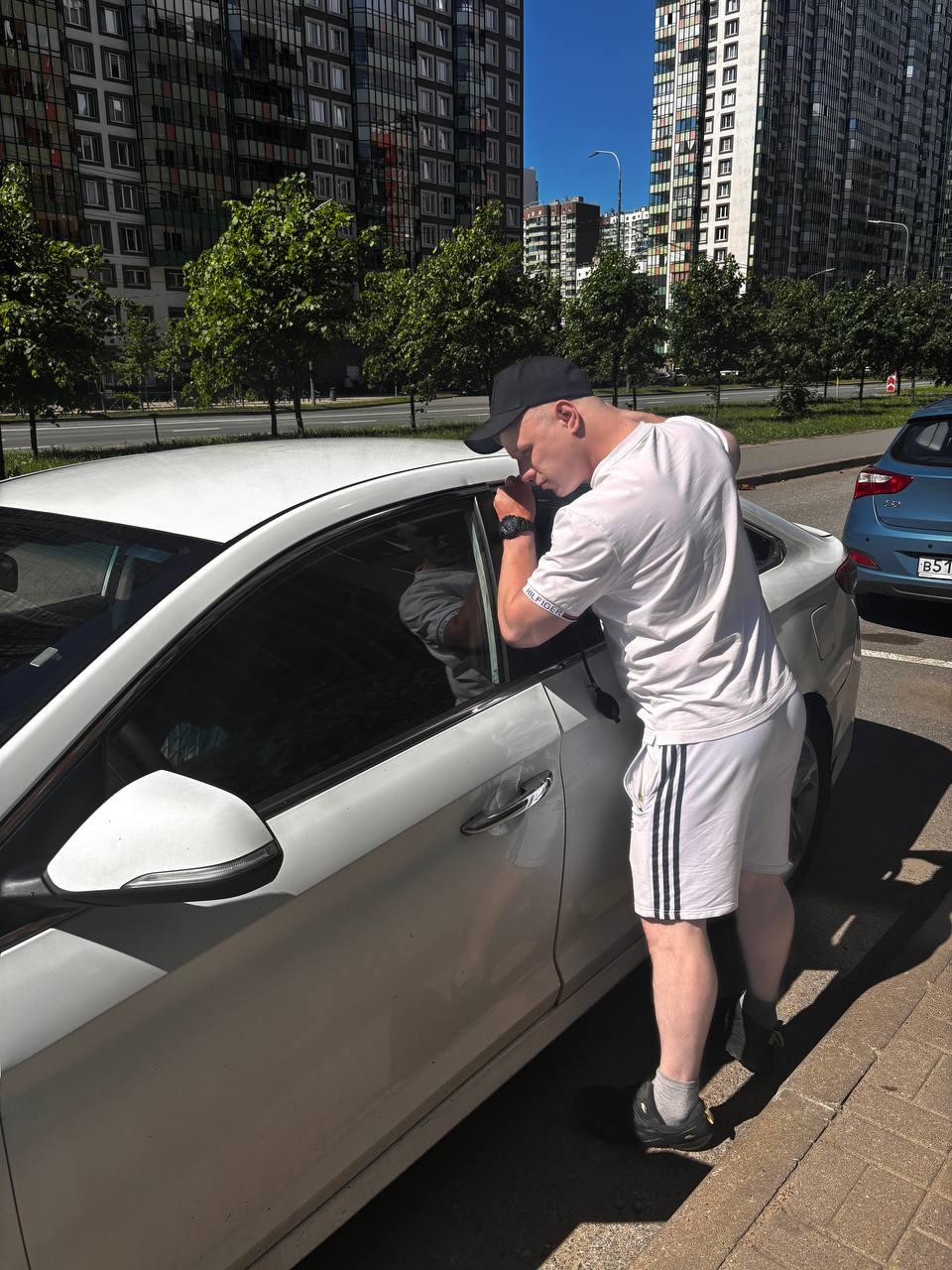 Вскрытие автомобиля без повреждений в Пушкине